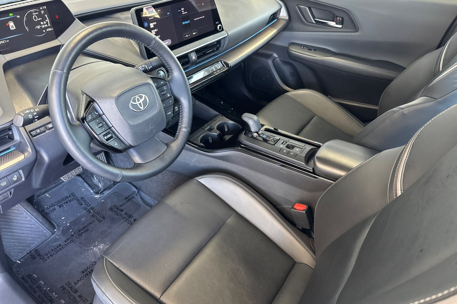 Certified 2025 Toyota Prius XLE FWD image 9