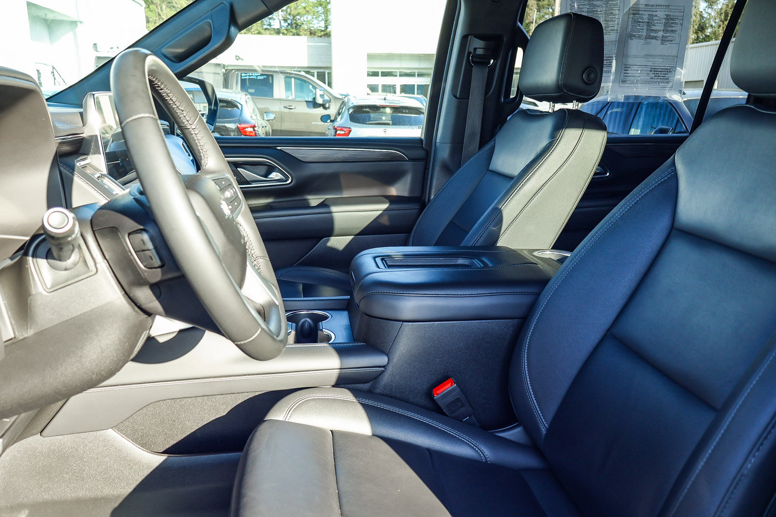 Used 2024 Chevrolet Suburban LT image 14