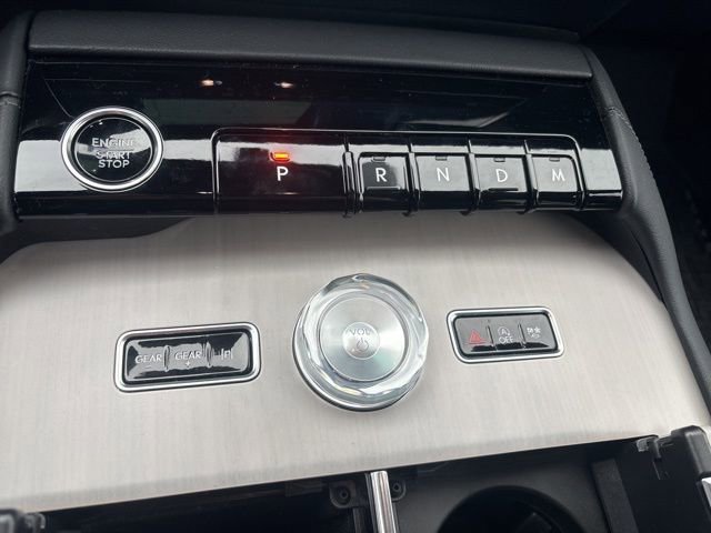 New 2025 Lincoln Navigator Reserve w/ Jet Appearance Package AWD/4WD image 32