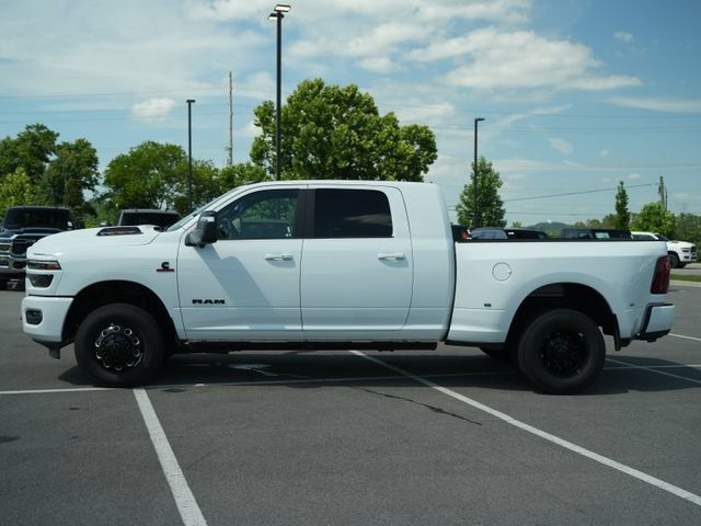 New 2026 RAM 3500 Laramie AWD/4WD image 4