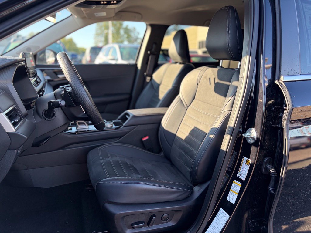 Used 2025 Mitsubishi Outlander SE AWD/4WD image 22