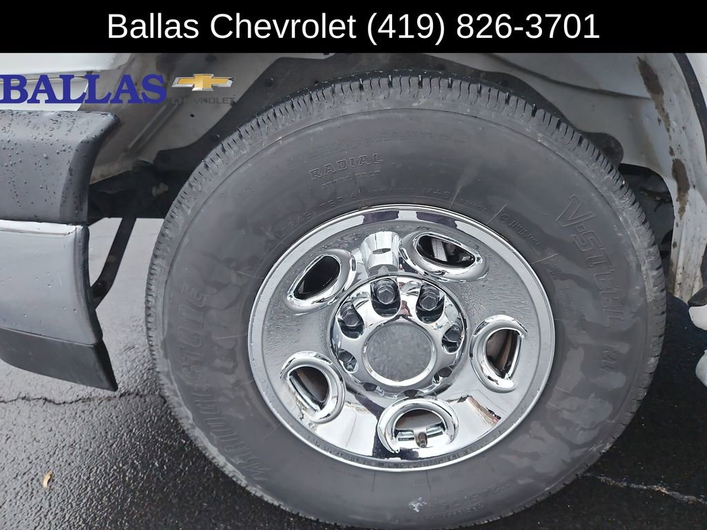 Used 2024 Chevrolet Express 2500 w/ Driver Convenience Package image 30