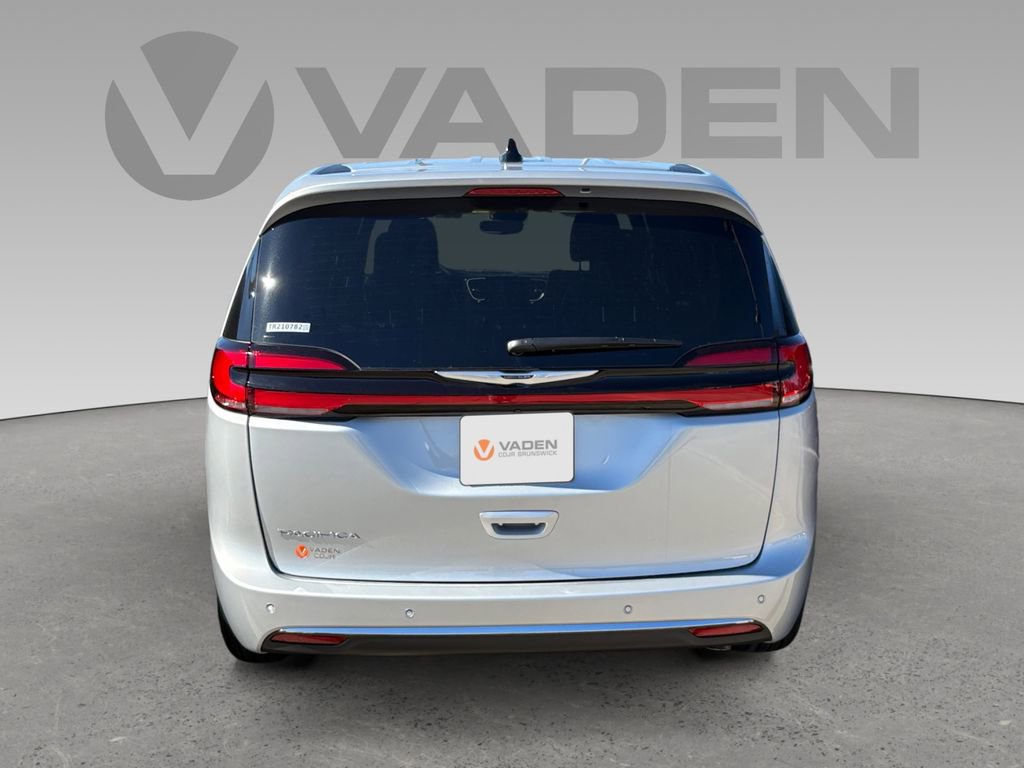 New 2026 Chrysler Pacifica Select image 24