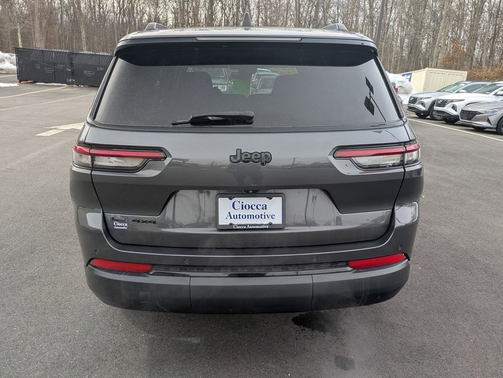 Used 2023 Jeep Grand Cherokee L Laredo image 6