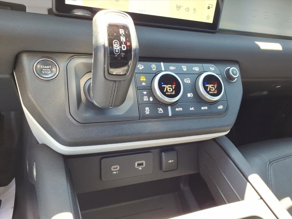 Certified 2023 Land Rover Defender 110 SE AWD/4WD image 20