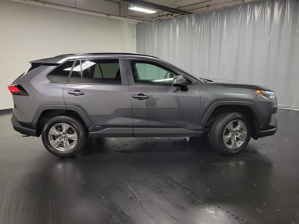 Used 2025 Toyota RAV4 XLE AWD/4WD image 9