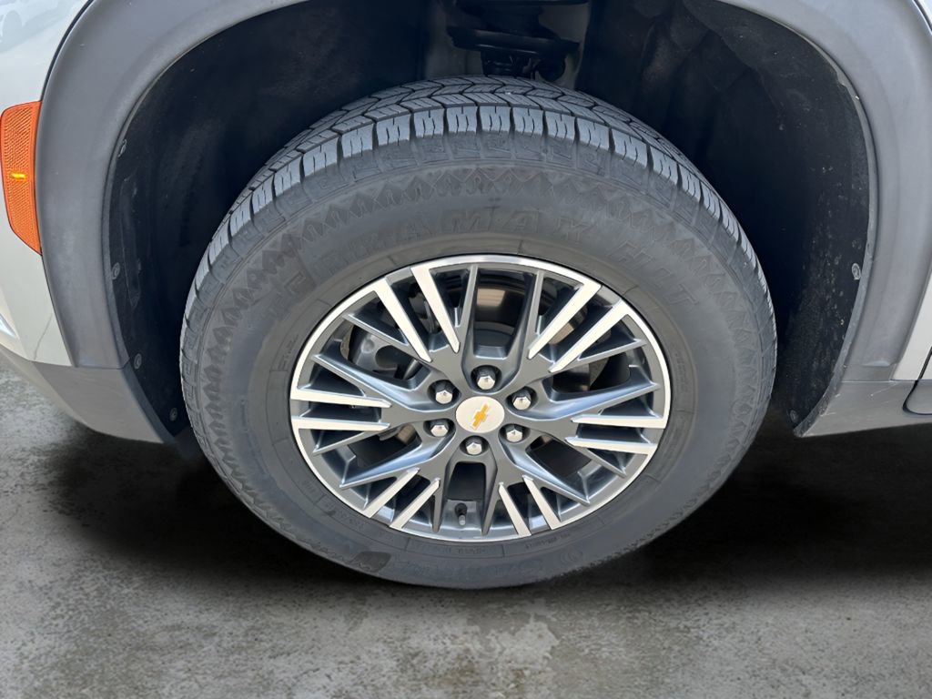 Used 2024 Chevrolet Traverse LT image 36