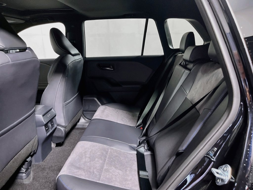 New 2026 Toyota RAV4 XSE w/ Weather Package AWD/4WD image 25