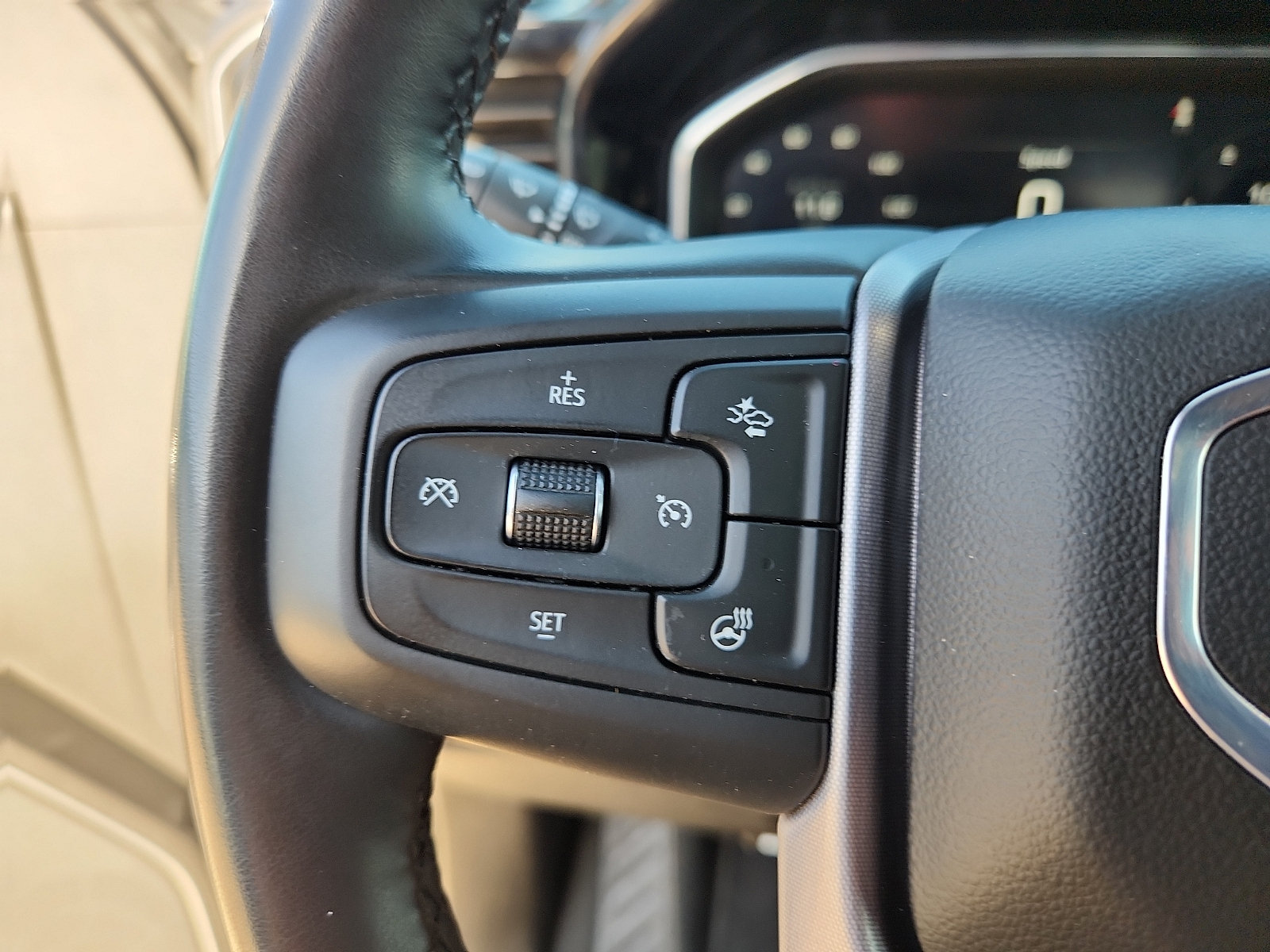 Used 2025 GMC Sierra 1500 SLT AWD/4WD image 15