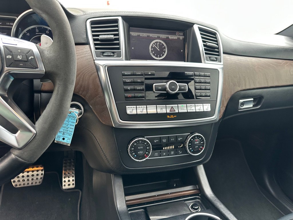 Used 2013 Mercedes-Benz ML 63 AMG 4MATIC image 11