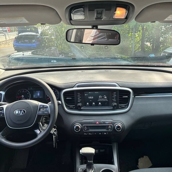 Used 2019 Kia Sorento FWD V6 image 27
