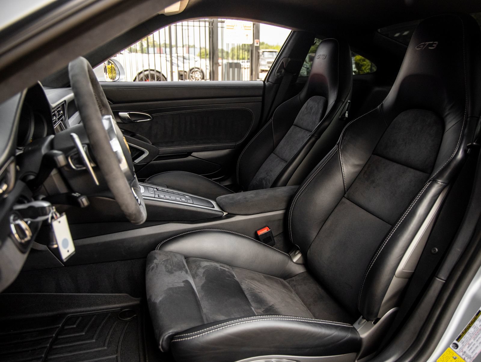 Certified 2016 Porsche 911 GT3 RWD image 5