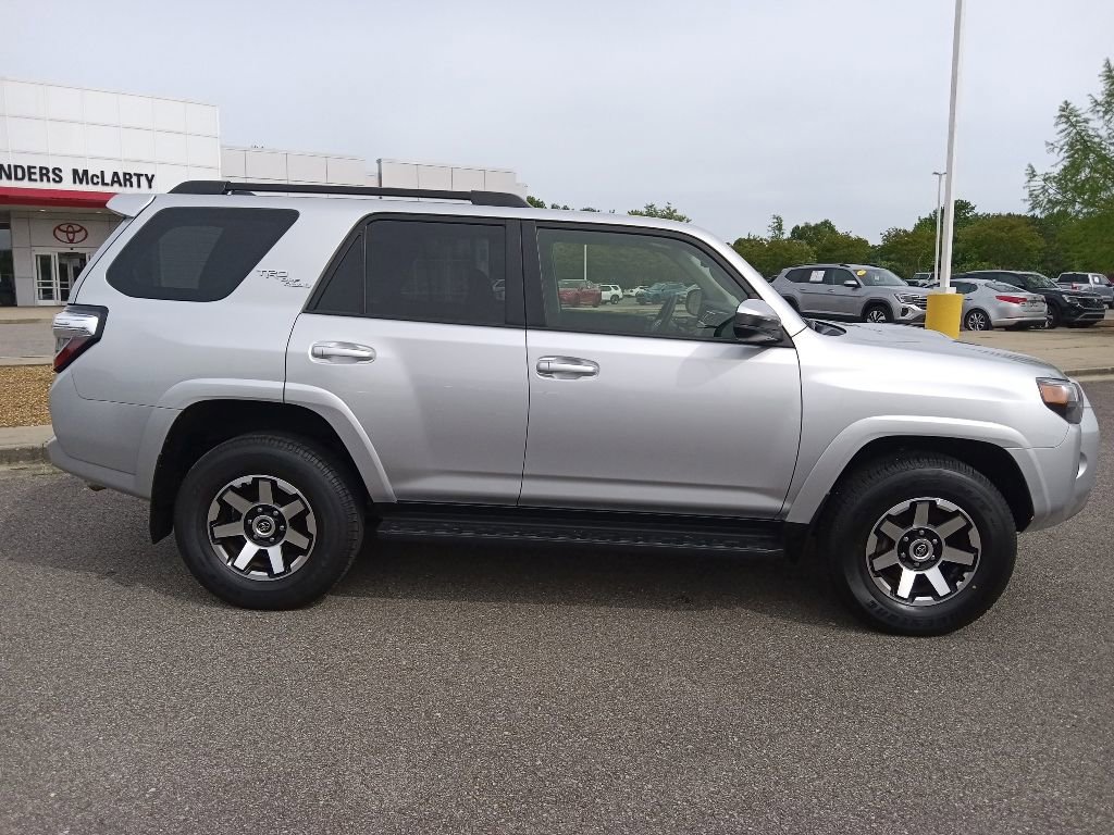 Used 2024 Toyota 4Runner TRD Off-Road AWD/4WD image 2