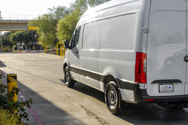 Used 2020 Mercedes-Benz Sprinter 2500 image 47