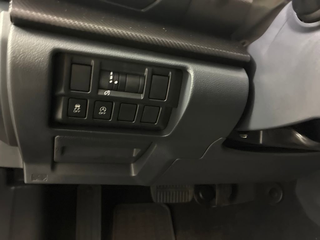 Certified 2022 Subaru Crosstrek 2.0i image 18