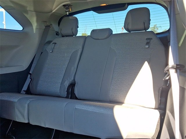 Used 2021 Toyota Sienna LE image 11