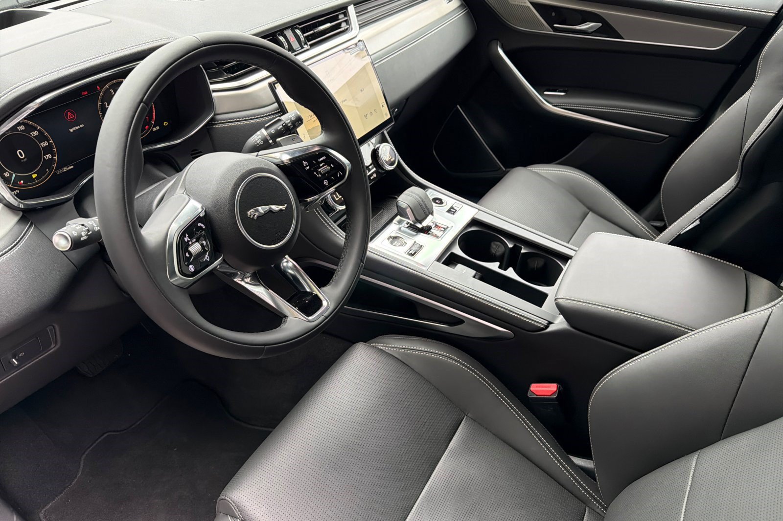 New 2026 Jaguar F-PACE R-Dynamic S AWD/4WD image 4