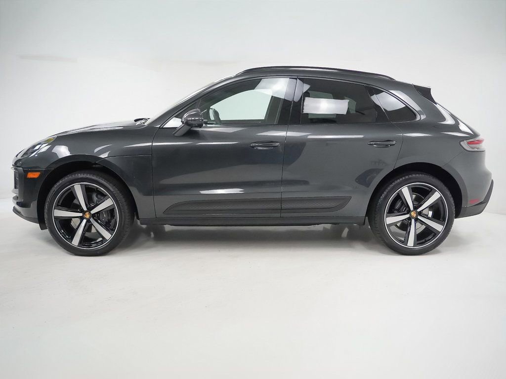 Certified 2025 Porsche Macan video 2