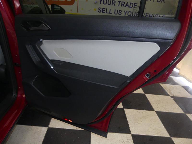 Used 2018 Volkswagen Tiguan S image 26