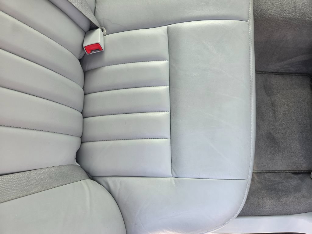 Used 2005 Lincoln Town Car Signature RWD image 35