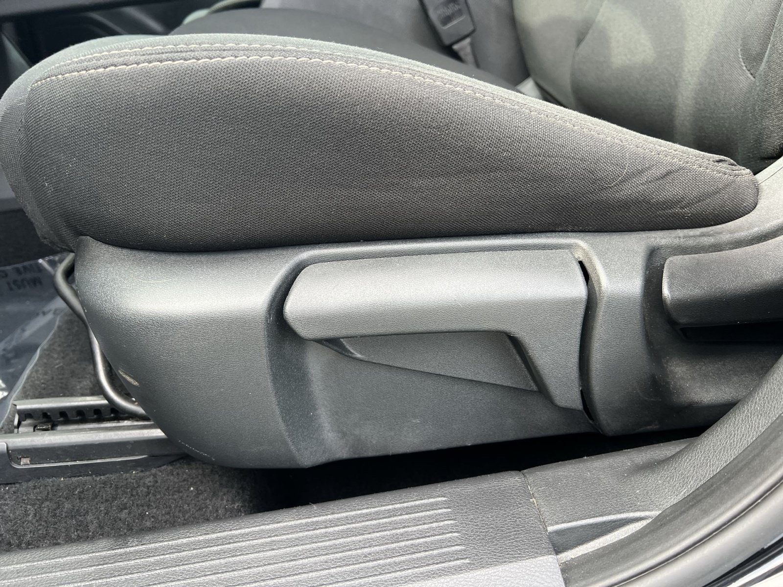 Used 2023 Nissan Rogue S AWD/4WD image 14