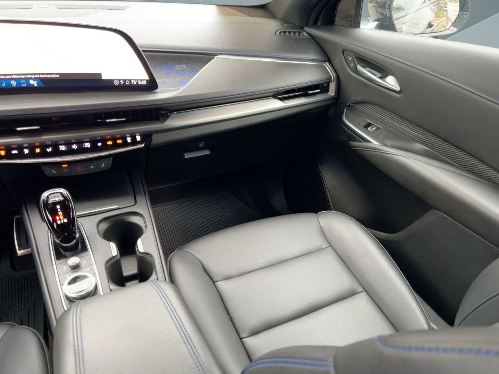 Used 2024 Cadillac XT4 Sport w/ Cold Weather Package image 28