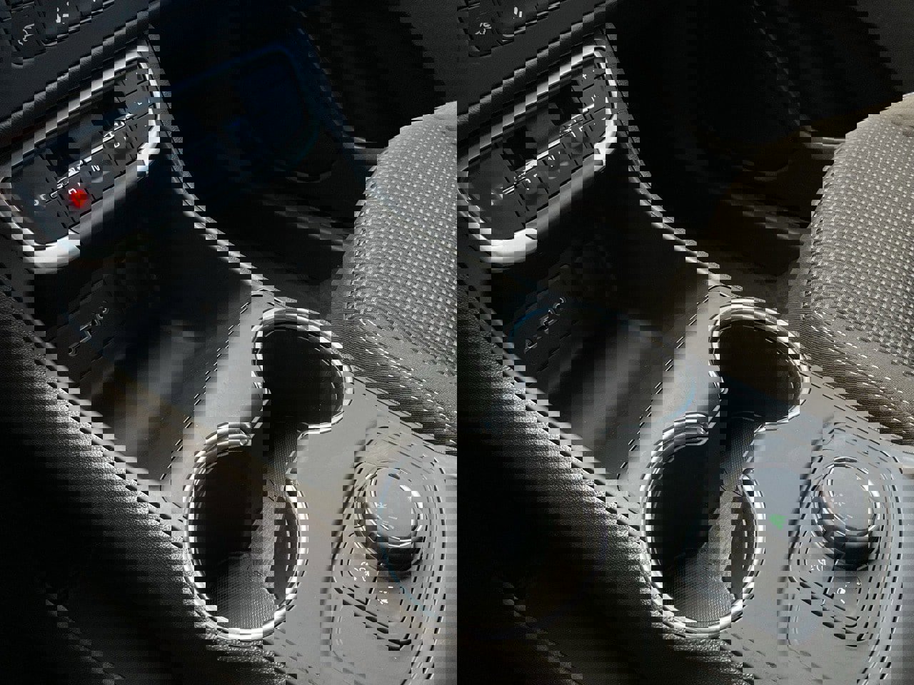 Used 2024 GMC Terrain SLE image 33