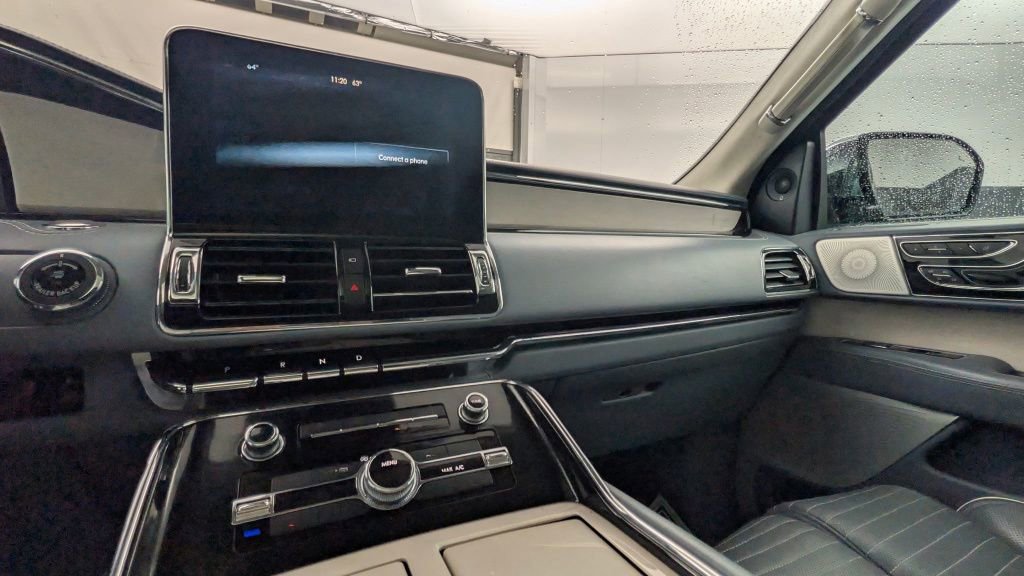 Used 2020 Lincoln Navigator Black Label w/ Cargo Convenience Package image 30