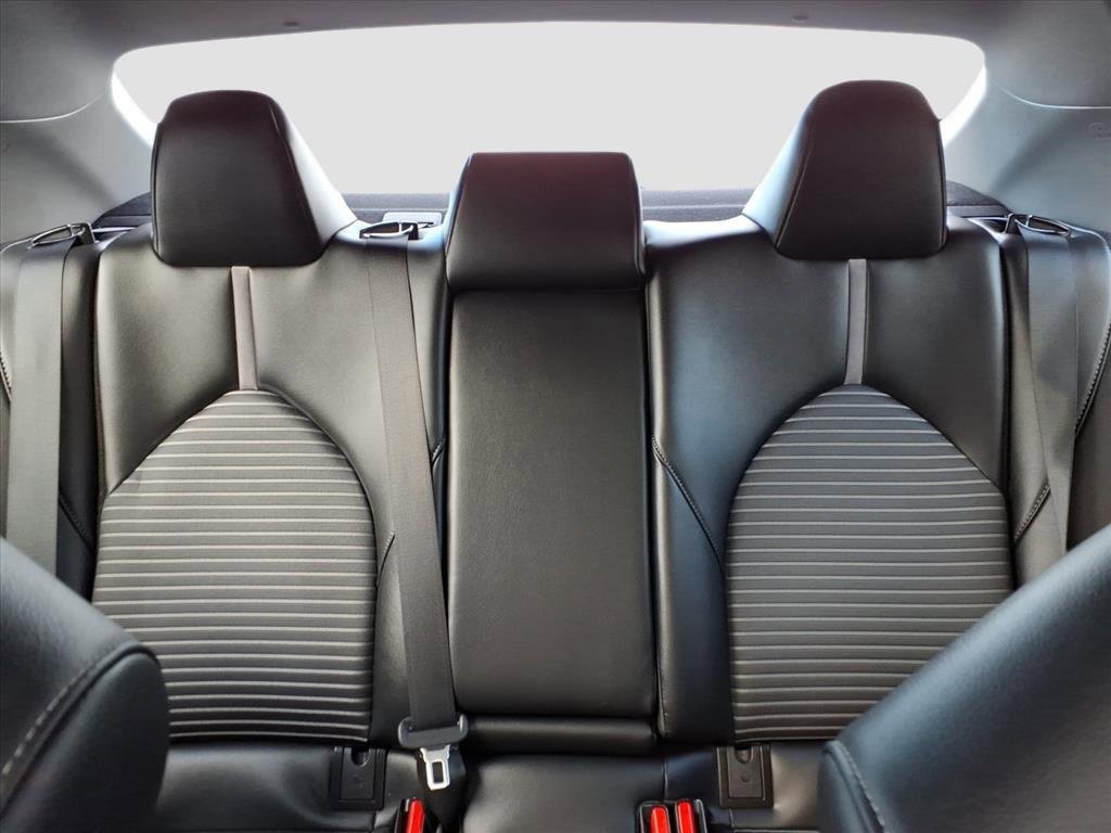 Used 2023 Toyota Camry SE image 17