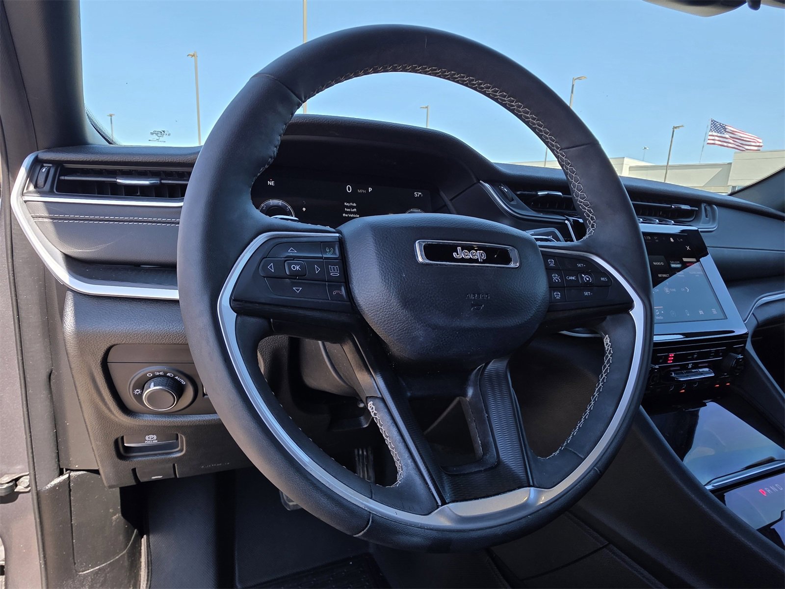 Used 2024 Jeep Grand Cherokee Altitude image 10