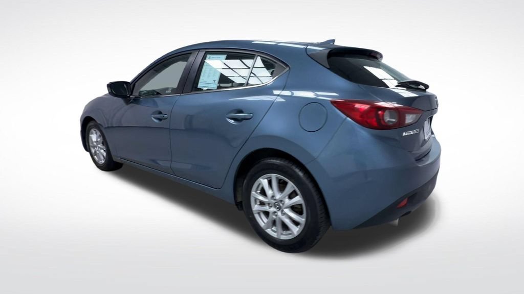 Used 2016 MAZDA MAZDA3 i Touring w/ Popular Equipment Package FWD image 6