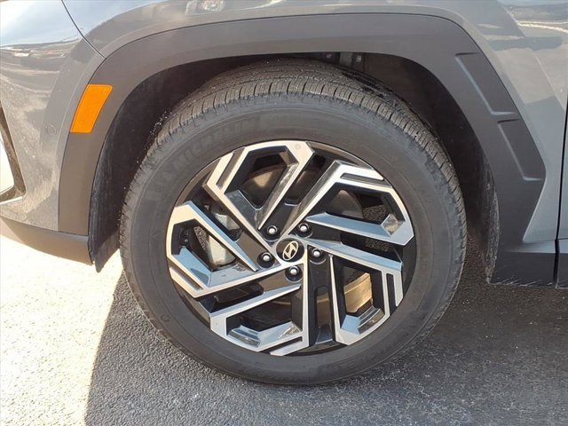 Used 2025 Hyundai Tucson Limited image 30