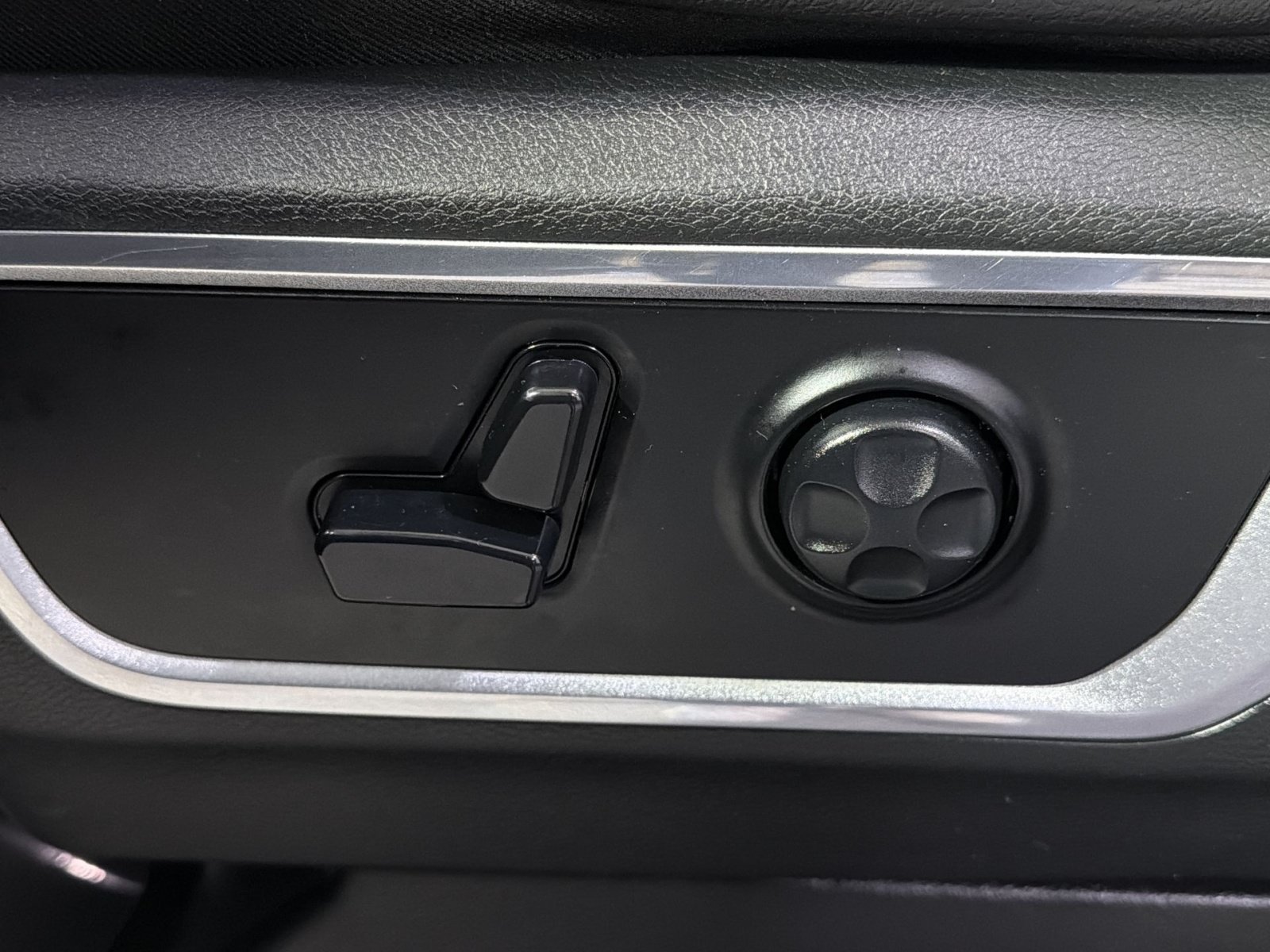 Used 2021 RAM 1500 Laramie AWD/4WD image 26