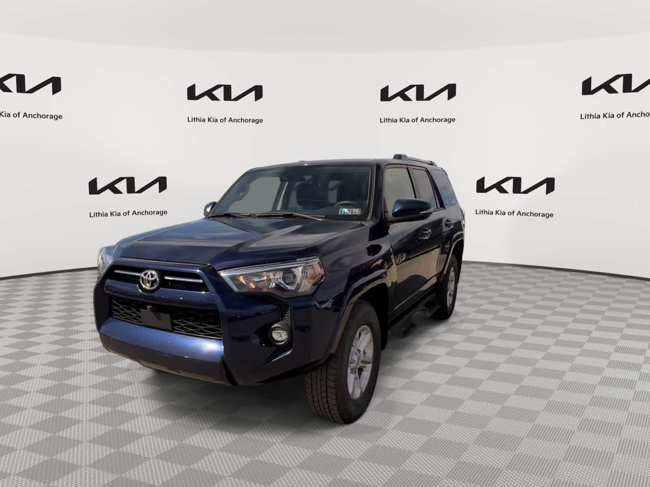 Used 2022 Toyota 4Runner SR5 Premium w/ Moonroof Package AWD/4WD image 4