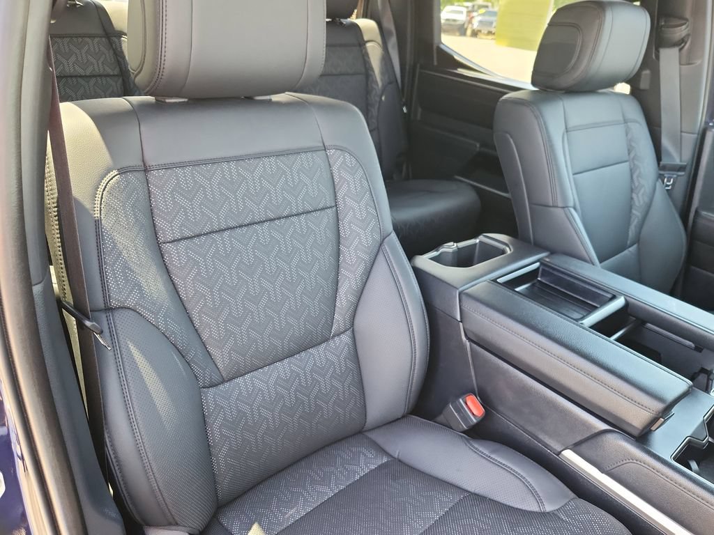 Used 2025 Toyota Tundra Limited AWD/4WD image 16