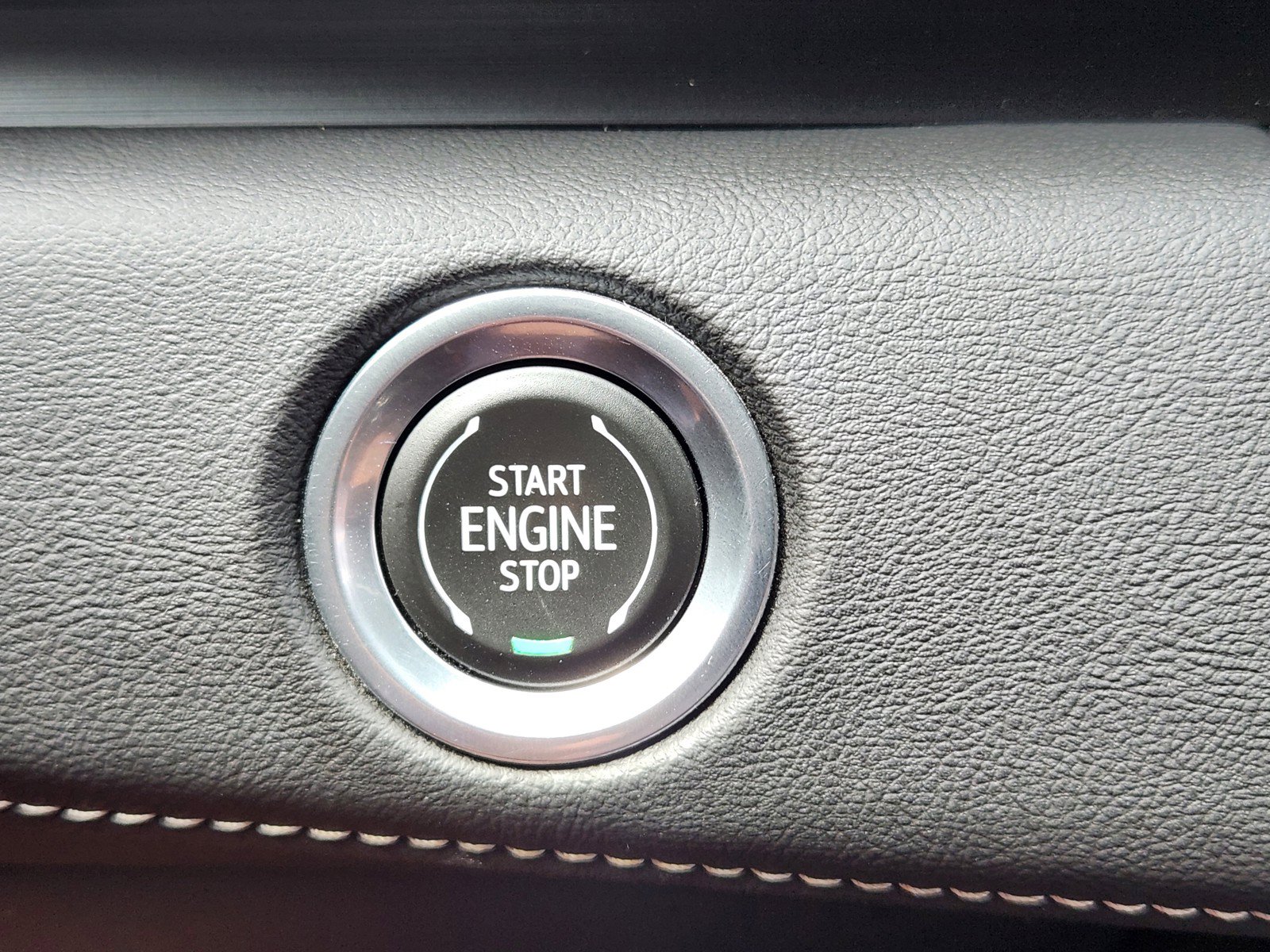 Certified 2023 Cadillac Escalade Premium Luxury w/ Performance Package AWD/4WD image 19