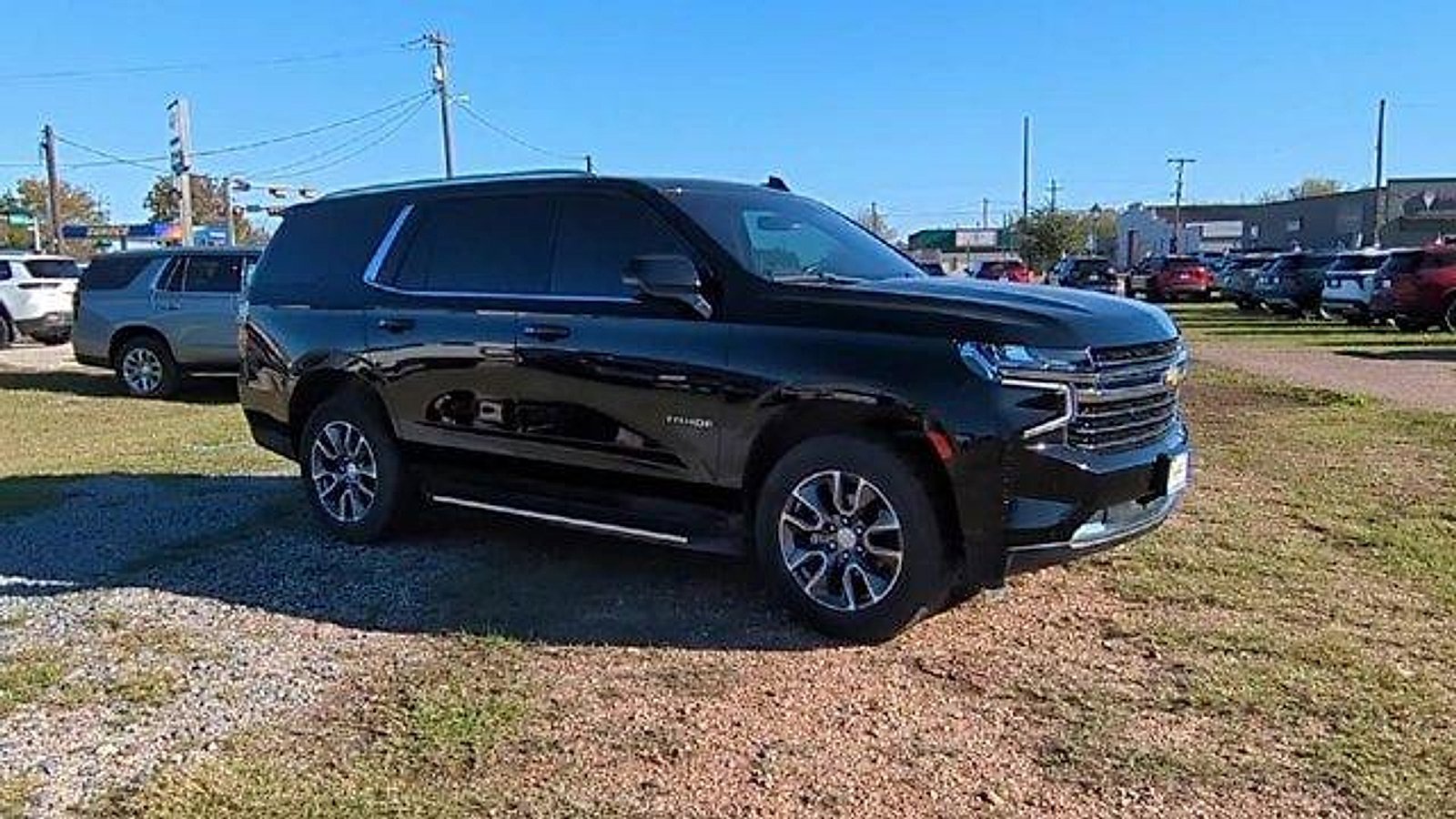 Certified 2024 Chevrolet Tahoe LT w/ Luxury Package AWD/4WD image 2