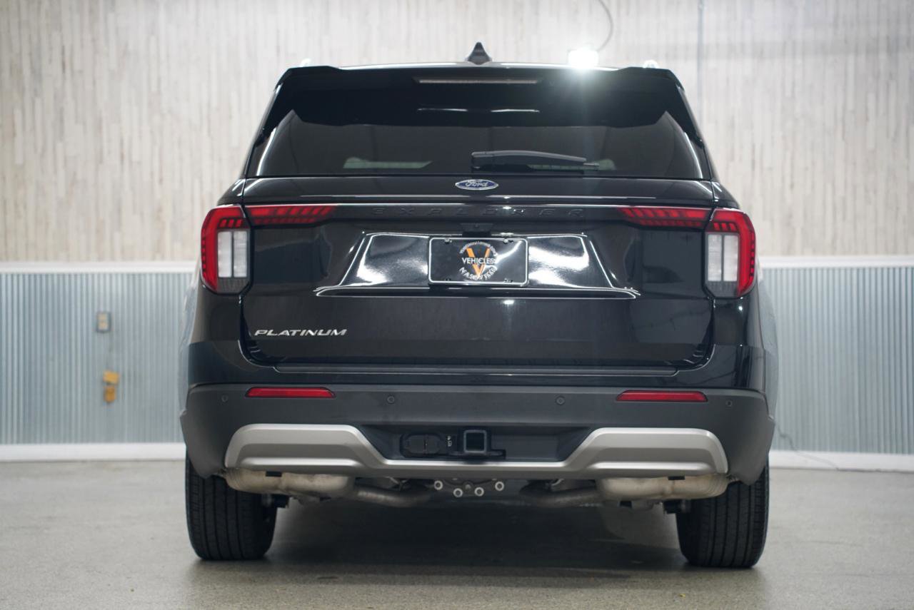 Used 2025 Ford Explorer Platinum RWD image 9