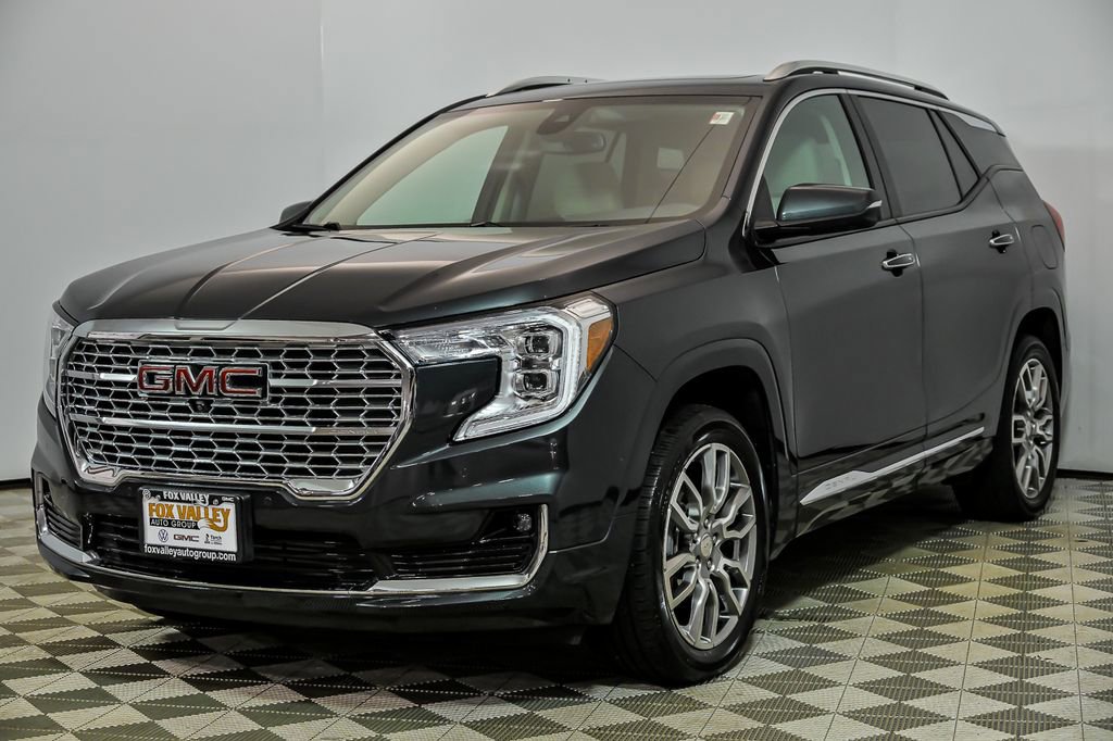 Used 2022 GMC Terrain Denali w/ Denali Premium Package image 4