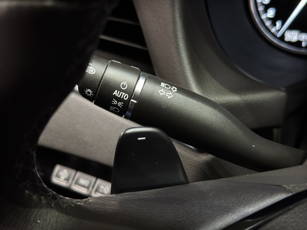 Used 2024 Buick Enclave Avenir w/ Avenir Technology Package image 29