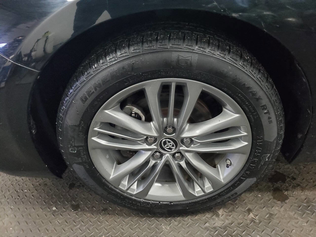 Used 2015 Toyota Camry SE FWD image 21