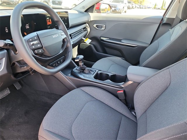 New 2025 Kia K4 LXS image 11