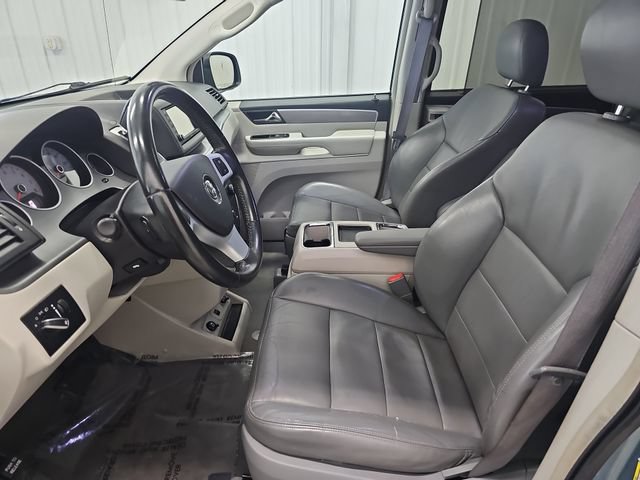 Used 2009 Volkswagen Routan SEL Premium FWD image 9