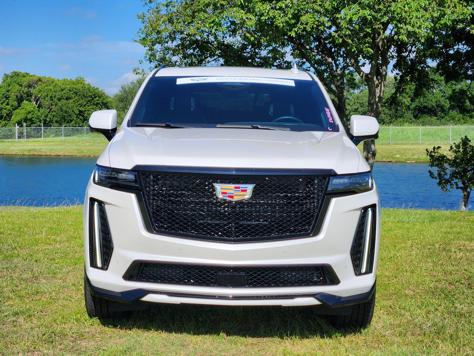Certified 2023 Cadillac Escalade ESV V AWD/4WD image 33
