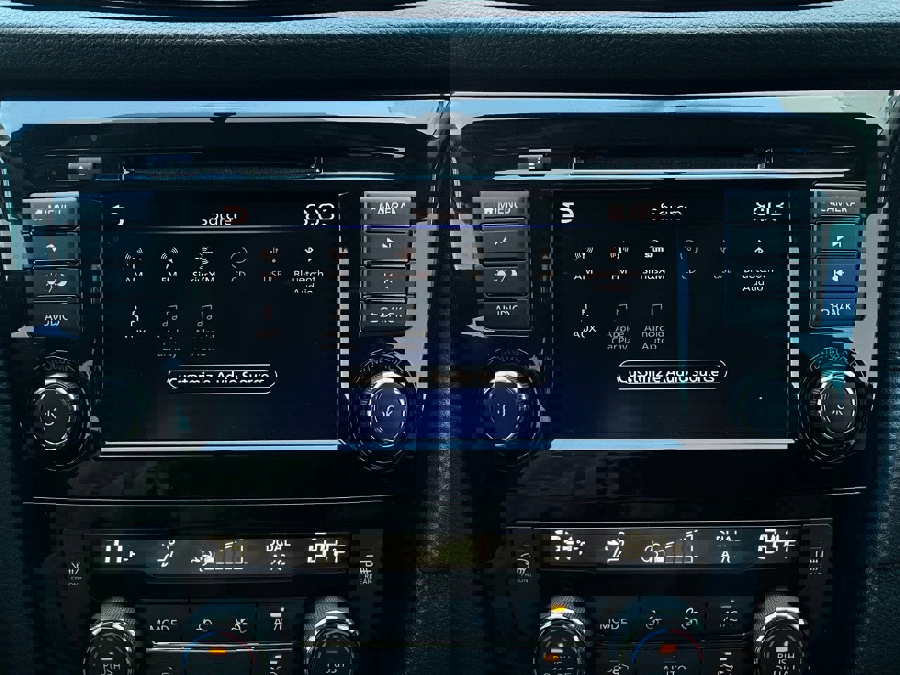 Used 2018 Nissan Rogue SV image 29