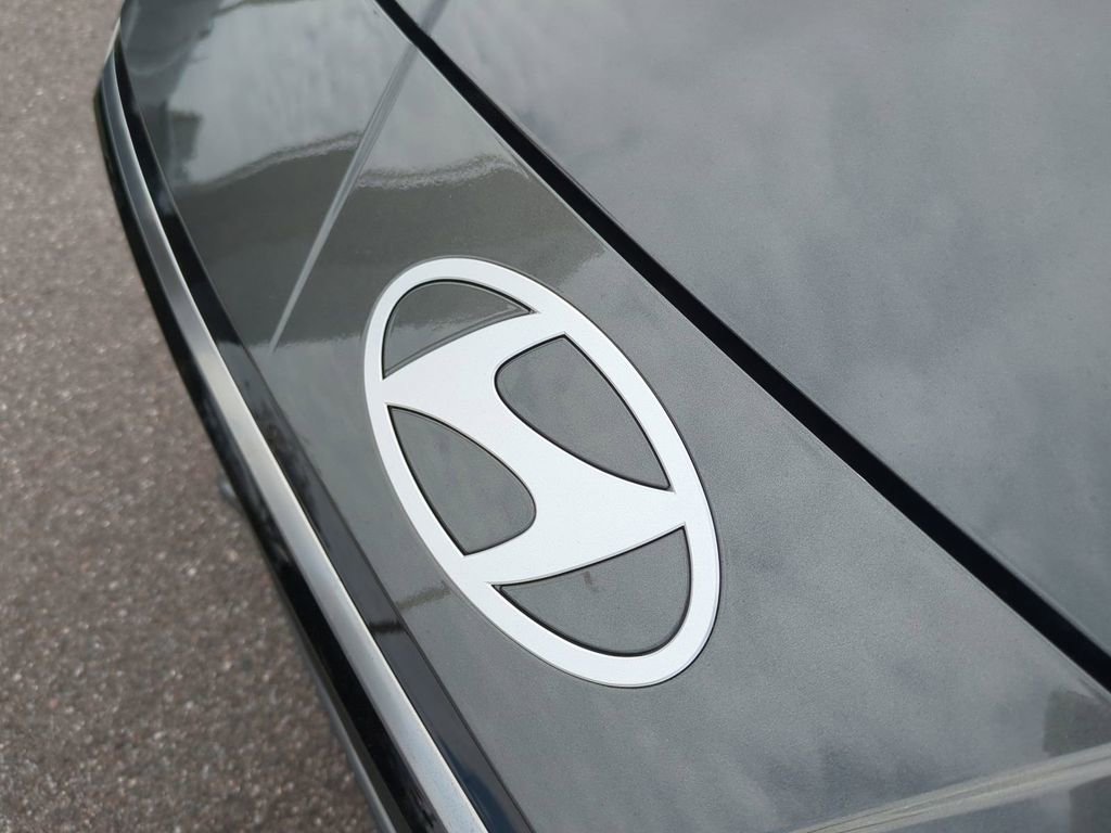 New 2026 Hyundai Elantra Limited image 13