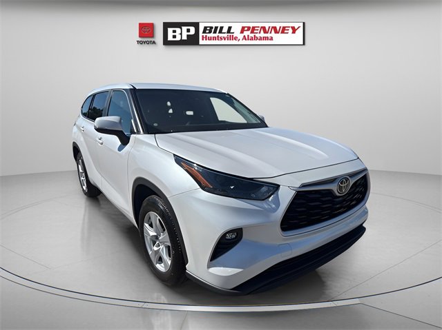 Used 2024 Toyota Highlander LE image 7