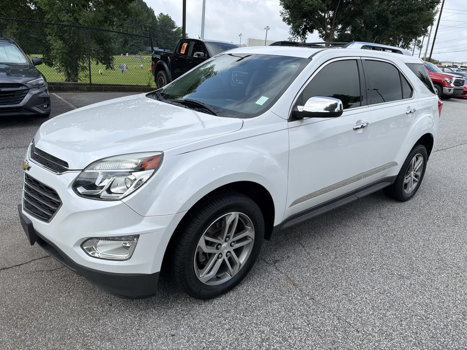 Used 2016 Chevrolet Equinox LTZ w/ Enhanced Convenience Package FWD image 3