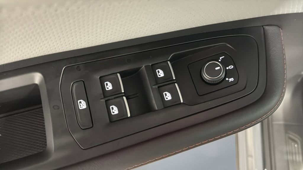 New 2026 Volkswagen Atlas Peak Edition image 15