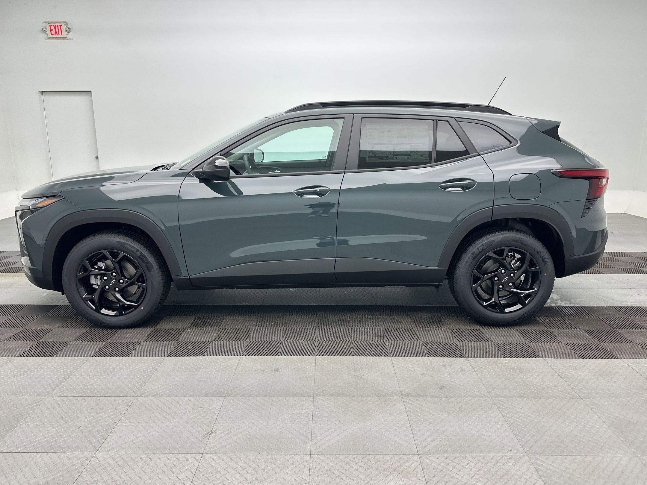 New 2026 Chevrolet Trax LT w/ Driver Confidence Package FWD image 2